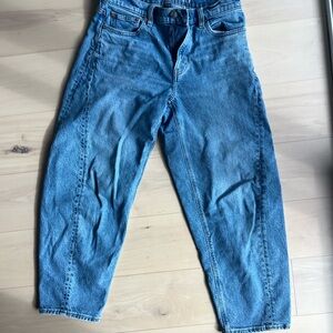 Women’s classic wash Barrel jeans